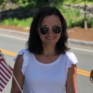 Meet your Posher, Dina